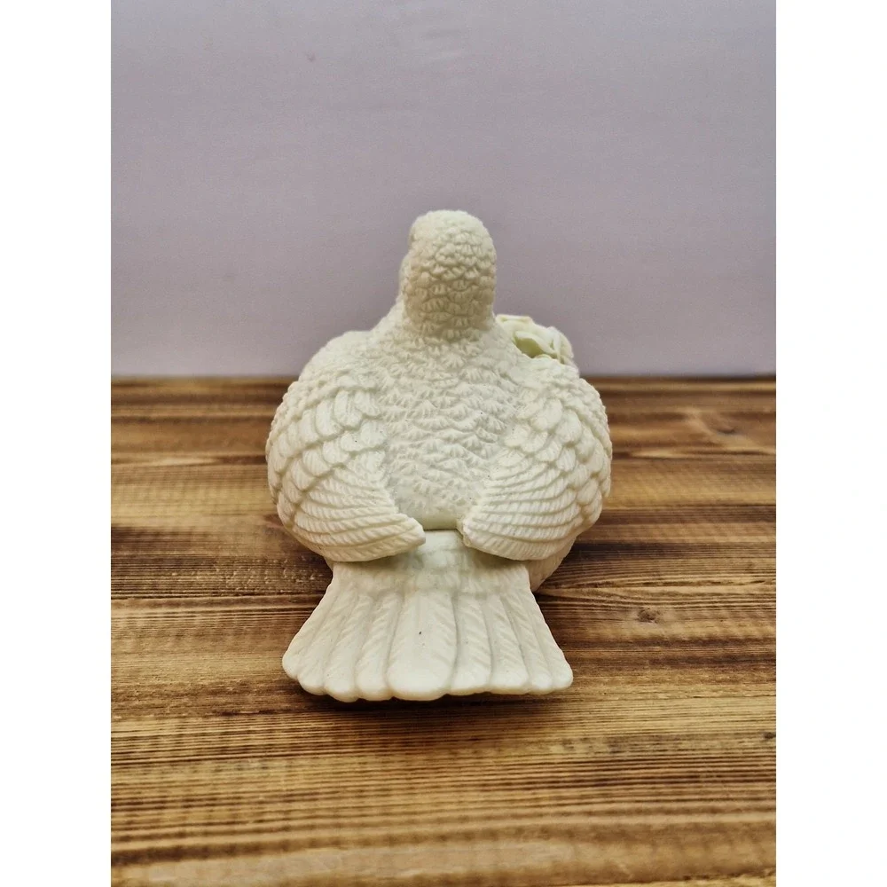 Trinket Box w/ Nesting Love Doves &‎ Flowers On Lid Jewelry Holder